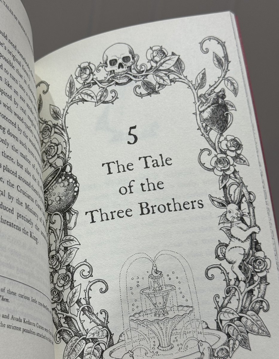 i_darkling's tweet photo. انهيت The Tales of Beedle the Bard ✅
وهو كتاب قصير يحمل 5 قصص قصيرة في العالم السحري لـ"هاري بوتر" وهي كالتالي:

1- الساحر والقِدر القافز
2- نافورة الحظ السعيد
3- قلب الساحر المُشعِر
4- بابيتي رابيتي وجذعها الضاحك
5- قصة الإخوة الثلاث (قد سمعنا هذي القصة في الكتب الأساسية وتعتبر اجملهم)

الكتاب يحمل تقريبا 120 صفحة، لكنه ممتع صراحة وفيه بعض الرسومات الجميلة ويستحق القراءة لمن يحب عالم هاري بوتر ويشتاق له -زي ما صار معي- 😁

5/⭐️⭐️⭐️⭐️
