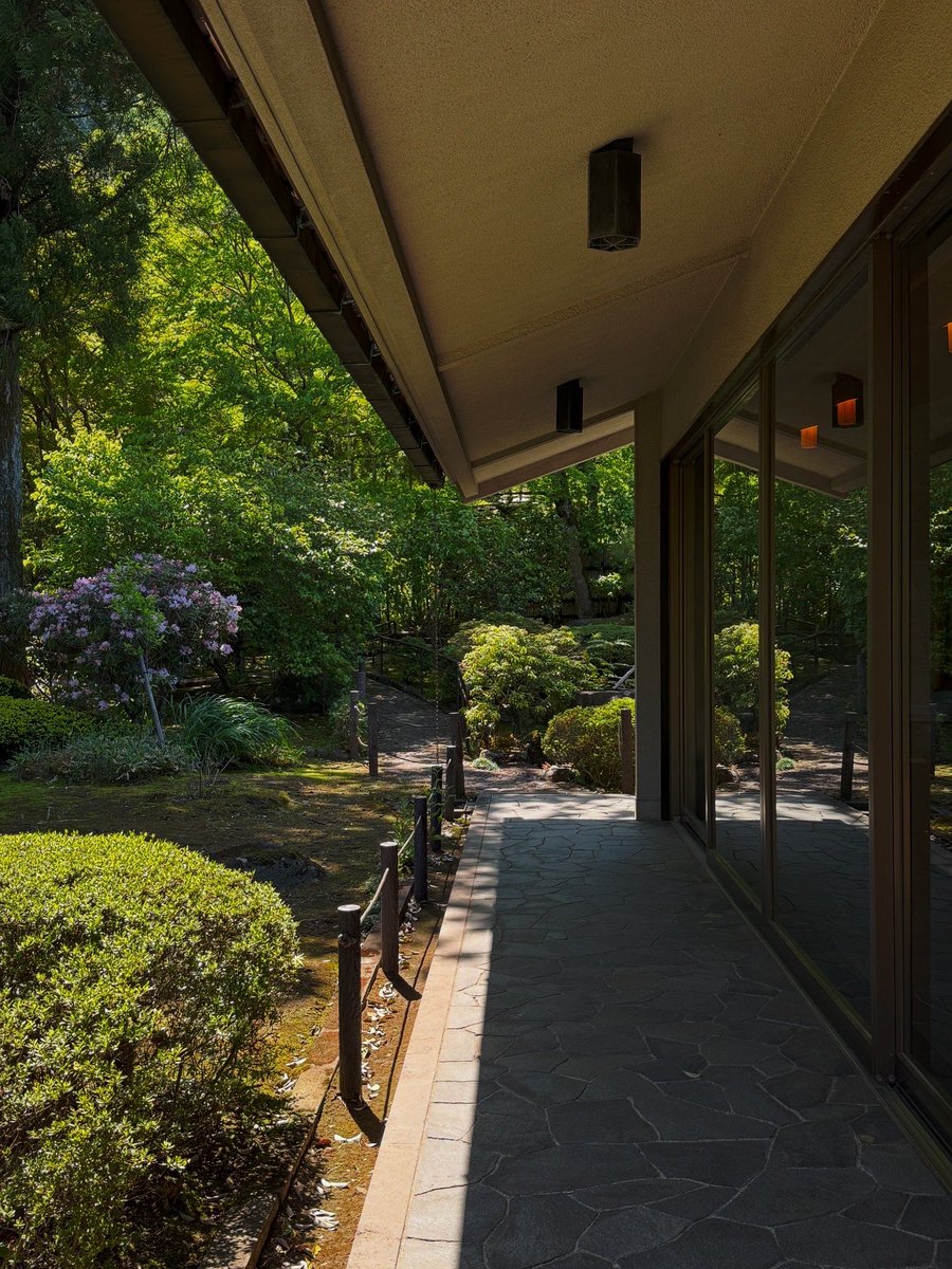 📸東京・吉川英治記念館⑩ 芝生の丘のお庭の先にあるのが「展示室