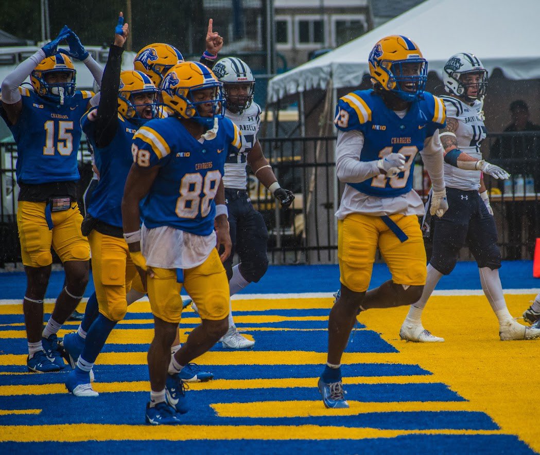 1joshualewis's tweet photo. After a great camp at the @FORDHAMFOOTBALL Mega Camp and a great conversation with @Mazon_walker99 , I am extremely blessed and grateful to receive a D1 offer from the @UNewHavenFB ! Thank you to the entire coaching staff for believing in me and giving me this opportunity.

Go Chargers! ⚡️ #AGTG