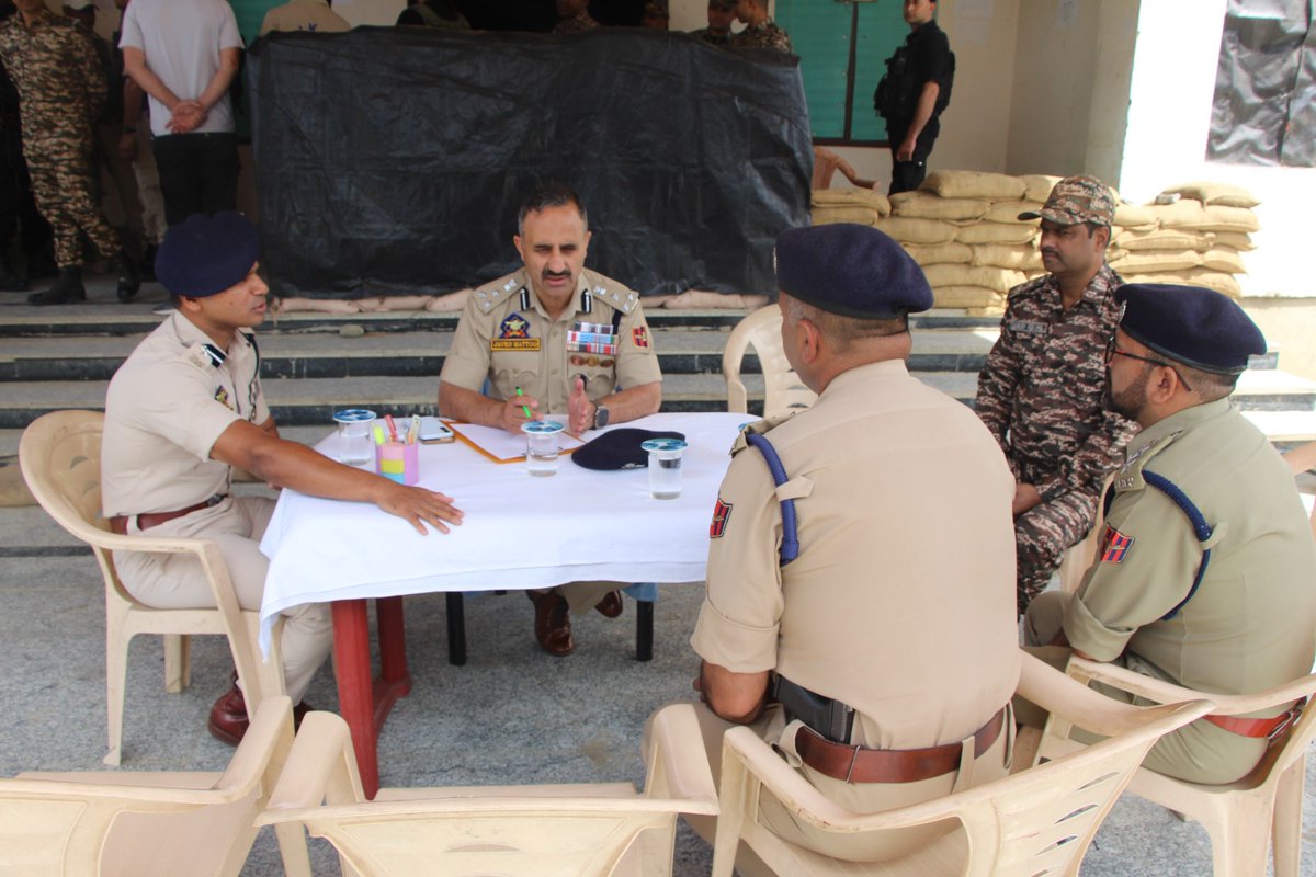 AnantnagPolice's tweet photo. DIG SKR Sh. Javid Iqbal Matoo along with SSP Anantnag Sh. Amod Ashok Nagpure visited CAPF Camp Locations today. Reviewed arrangements of accommodation, medical, comms &amp; logistics for SANJY-2026 duty.
@JmuKmrPolice @KashmirPolice @DigSkr https://t.co/snSHzzTSGe
