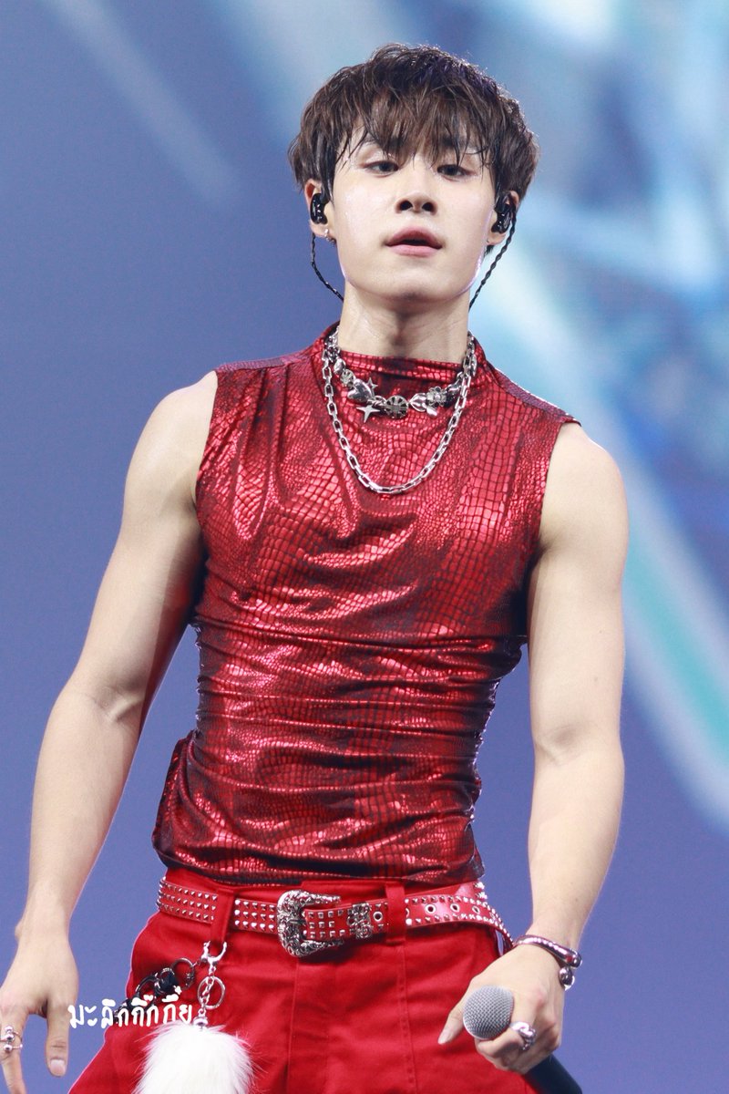 PtrpIngg's tweet photo. พรุ่งนี้ขอคอสตูมโซ๊ะกว่านี้ ซิ่งกว่านี้ ห้ามยอมแพ้ปีที่แล้วเด็ดขาด !! https://t.co/IetDivhEur