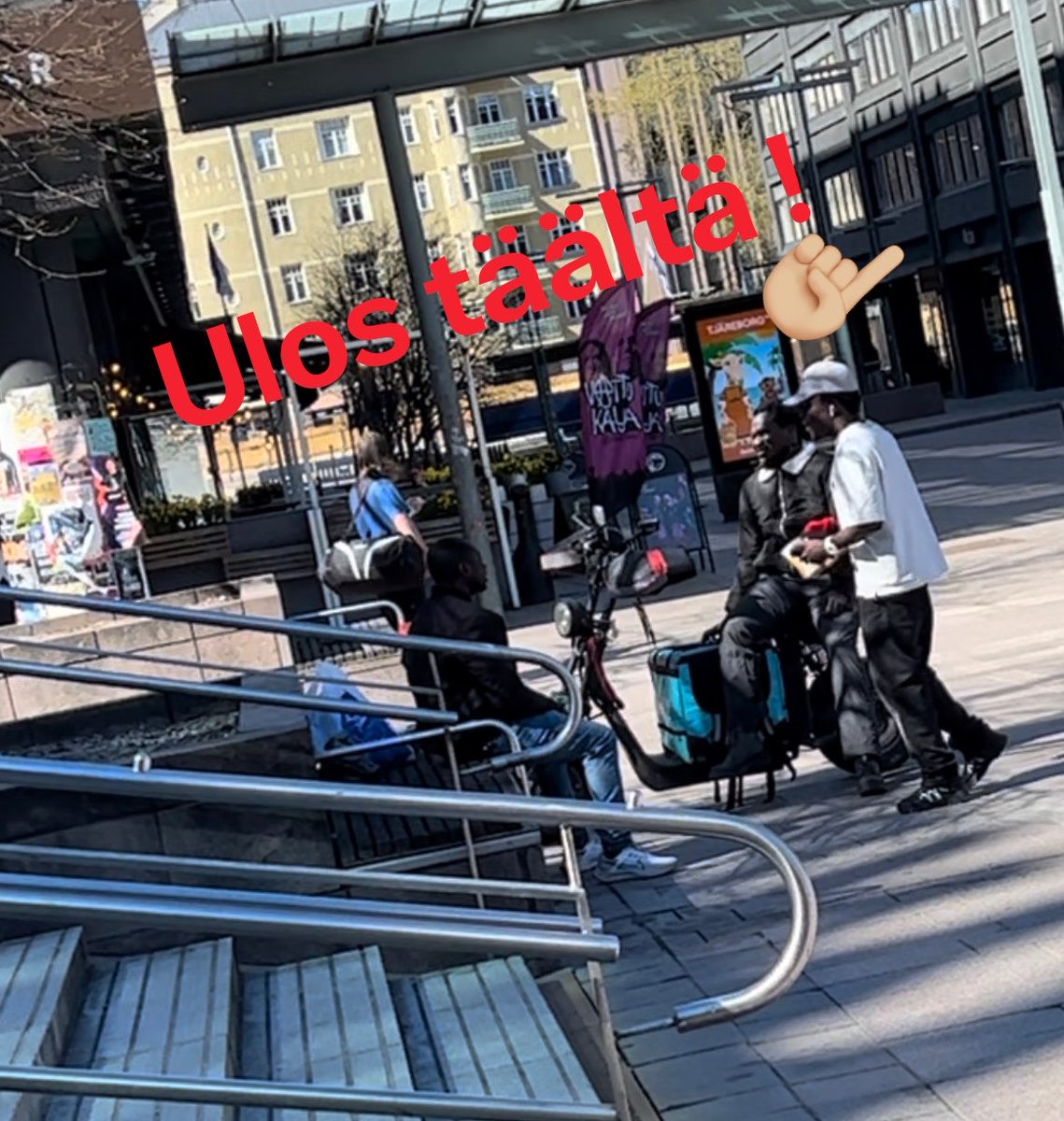 yanelo15F's tweet photo. @ir_rkp Heidät pitäisi lähettää takaisin maahansa nyt ! Odotatteko liian kauan heidän karkottamistaan ?!
Ulos täältä !🧑🏿‍🦱🧕🏾👉🏼 https://t.co/1HM8UX2Zhm