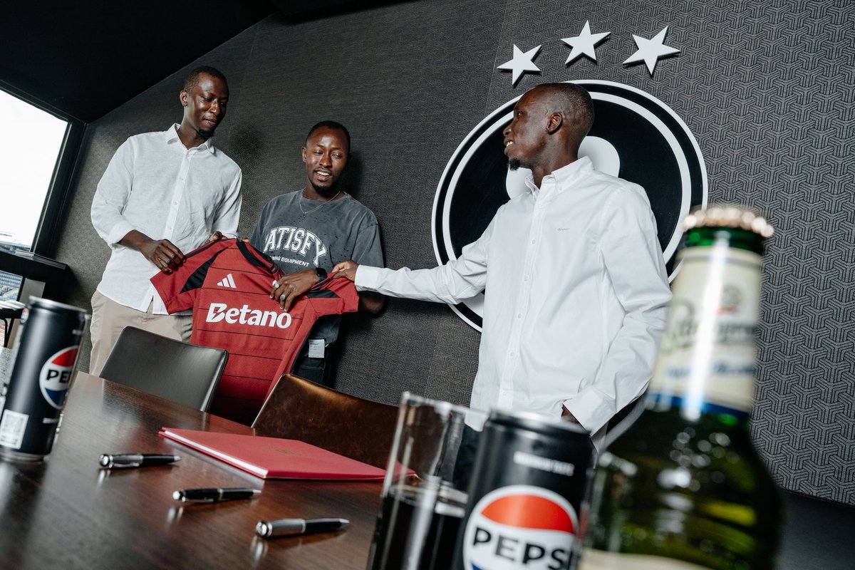 RealDeBanjulFC's tweet photo. Singhateh is on the rise again 🥰🤗👏🏽!

We are wishing former City Boys’ wing wizard, Ebrima Singhateh the very best at @ACSparta_CZ AC Sparta Praha. Congratulations to you and @modousticPR 🎉🎉!

#rdb #sighateh #sparta #gambia #cityboys https://t.co/a7IqDCYGvy