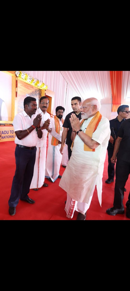 EastMdu's tweet photo. தேசத்தின் முதன்மை காவலன் பாஜக.எனக்கு பதவி பணம் தேவையில்லை பாரத தேசம்தான் முக்கியம் அதற்காகதான் நான் பாஜகாவில் இணைந்தேன்.என்றும் தேசப்பணியில். https://t.co/bQkIsexA4l