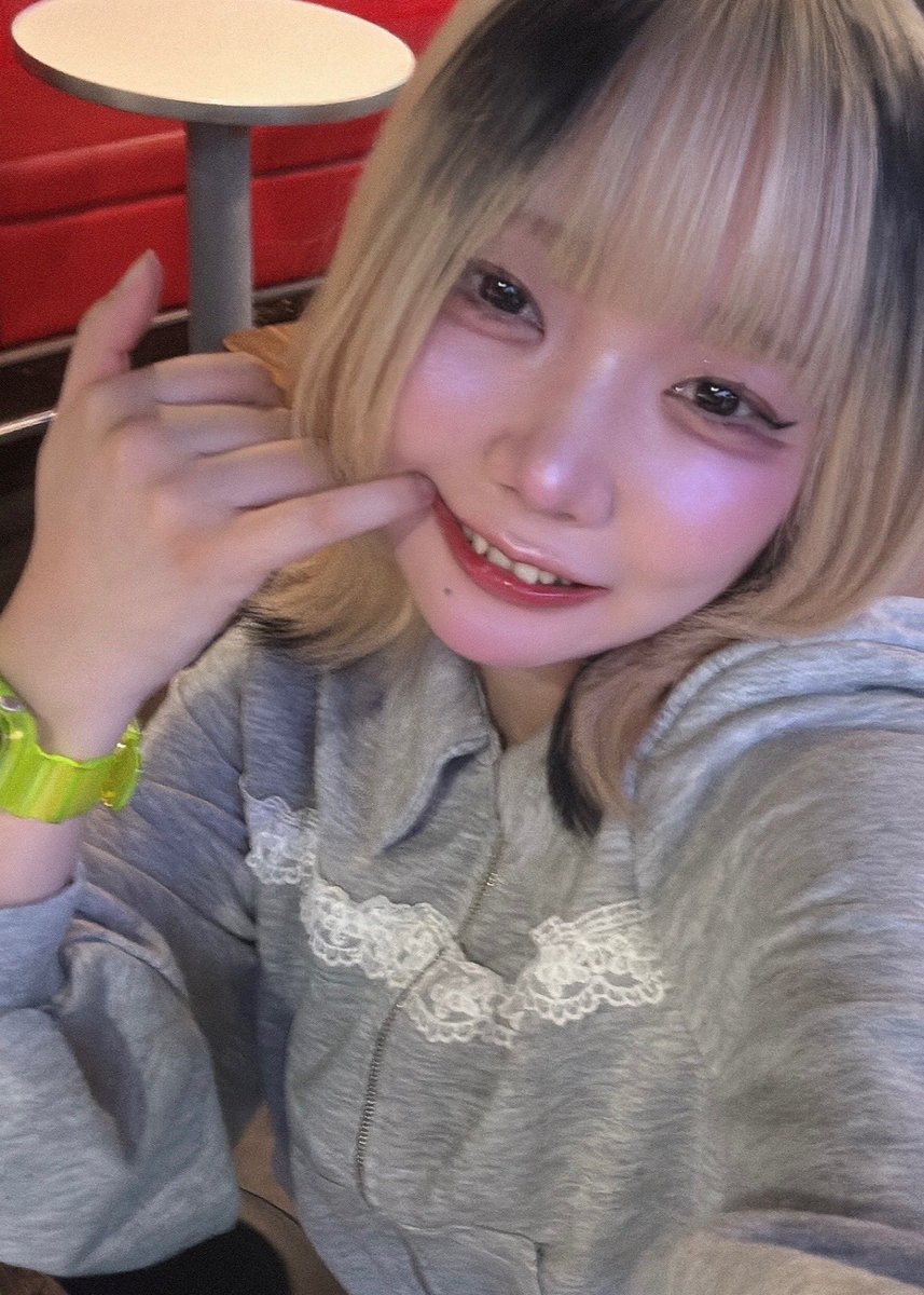 yuena705's tweet photo. います🤙
飯あるよ https://t.co/InmCvYPreH