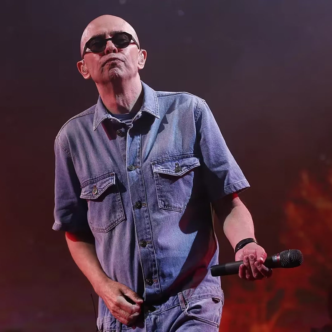 RollingStoneAr's tweet photo. A los 77 años, murió el Indio Solari. La noticia fue confirmada este viernes a la mañana por el entorno del músico. https://t.co/jZnqxpZgiB