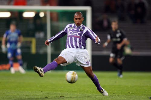 🎂🎂𝐉𝐎𝐘𝐄𝐔𝐗 𝐀𝐍𝐍𝐈𝐕𝐄𝐑𝐒𝐀𝐈𝐑𝐄🎂🎂

Paulo César 🇧🇷 (48 ans)

👕60 matchs TCC avec ...