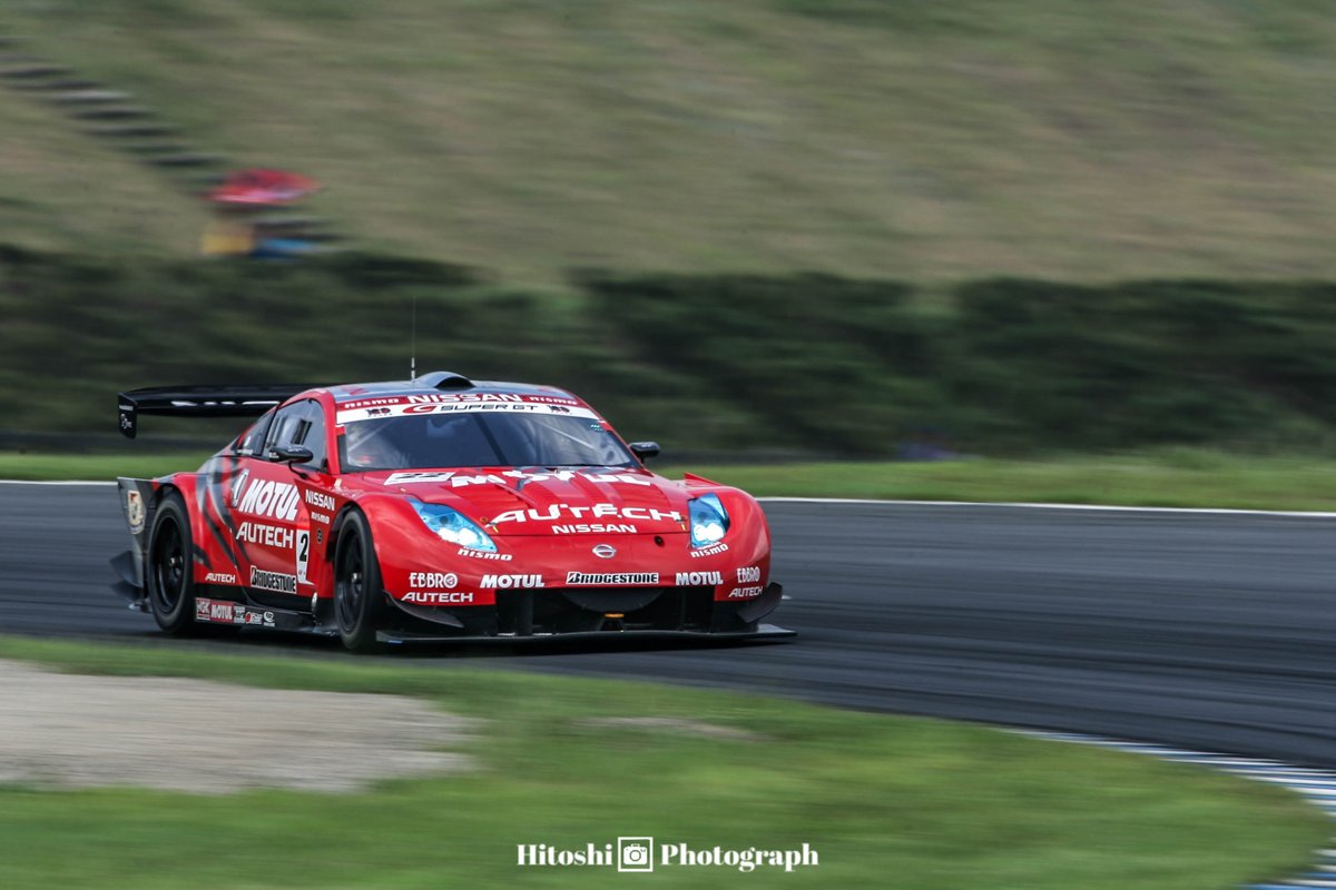 Z33_ROUTE134's tweet photo. 過去レースの写真を開催日順にＵＰしています☆
今回は 2007.09.09
SUPER GT Rd.7 決勝
MOTEGI GT 300kmレース (GT500)
#ツインリンクもてぎ　ロードコース
#JGTC #SUPERGT #スーパーGT 

Rd.7までに5度のポールポジションを獲っていた18号車 TAKATA 童夢 NSXがポール・トゥ・ウィンで念願のシーズン初勝利

GT500決勝結果は、
1位、18号車 TAKATA 童夢 NSX
2位、22号車 MOTUL AUTECH Z
3位、 6号車 Forum Eng. SC430
となりました

GT500クラスのエントリー全16台を撮影したのでスレッド投稿します

※レース名、ドライバー名（敬称略）、車名はJAFリザルトからです
※カーナンバー順にＵＰします
※レース、ドライバー、車などにエピソードや思い入れがあればコメントで教えてください