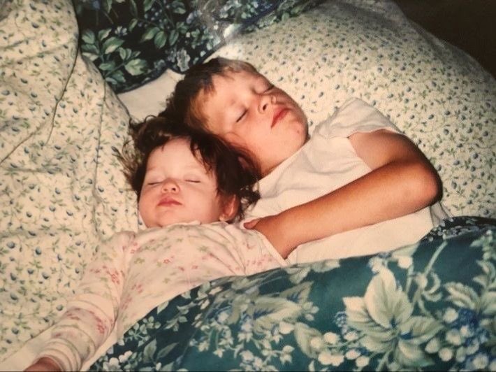 belaggen's tweet photo. [ @𝗺𝗮𝗯𝗲𝗹𝗷𝗮𝗻𝗲 | 📸 winstagram post ]

born knowing you. 

have a brilliant birthday, big brother.💞 https://t.co/lMULd3uWNJ
