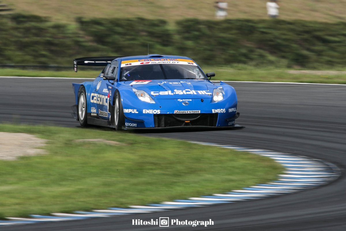 Z33_ROUTE134's tweet photo. 過去レースの写真を開催日順にＵＰしています☆
今回は 2007.09.09
SUPER GT Rd.7 決勝
MOTEGI GT 300kmレース (GT500)
#ツインリンクもてぎ　ロードコース
#JGTC #SUPERGT #スーパーGT 

Rd.7までに5度のポールポジションを獲っていた18号車 TAKATA 童夢 NSXがポール・トゥ・ウィンで念願のシーズン初勝利

GT500決勝結果は、
1位、18号車 TAKATA 童夢 NSX
2位、22号車 MOTUL AUTECH Z
3位、 6号車 Forum Eng. SC430
となりました

GT500クラスのエントリー全16台を撮影したのでスレッド投稿します

※レース名、ドライバー名（敬称略）、車名はJAFリザルトからです
※カーナンバー順にＵＰします
※レース、ドライバー、車などにエピソードや思い入れがあればコメントで教えてください
