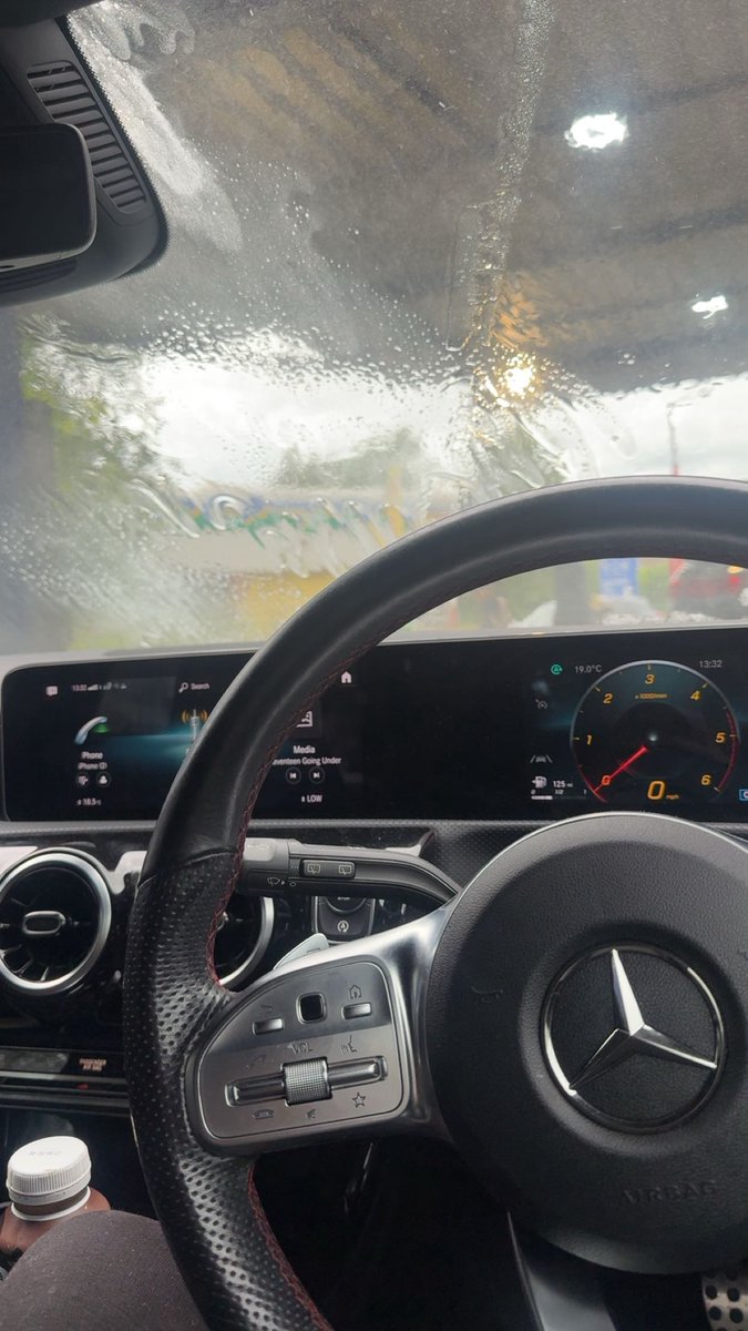 Masterdani0425's tweet photo. Getting car washed which lucky subs covering it. 😈 https://t.co/tB5ZATv1hf