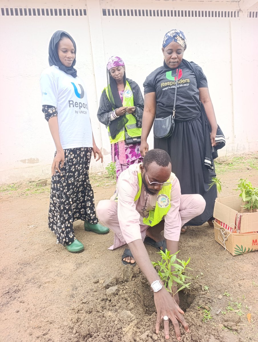 cctfcm's tweet photo. À l’occasion de la Journée mondiale de l’environnement placée sous le thème de l’action climatique, CCTF, en partenariat avec Commune de Guider, la communauté U-REPORT Guider, FED et CMOYAF, a organisé une opération de reboisement au sein d’une  d'EFOPSAG).
#WorldEnvironmentDay https://t.co/uikmp5dpgk