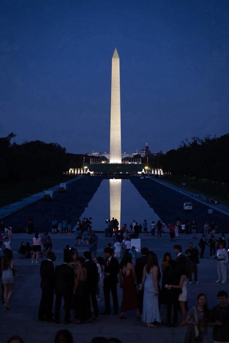 TrudyG's tweet photo. The Reflecting Pool is once again a beautiful sight, thanks to our president. https://t.co/1rWpoAB5b5