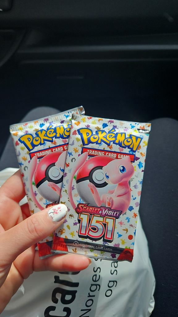 Linneafly's tweet photo. Doing my first tiktok pokemon  booster packs opening today 🩷😳 RIP money 💰 https://t.co/zebjfwQrM0