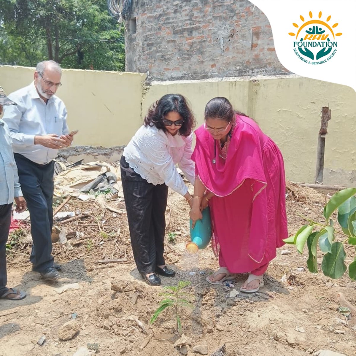 rav_foundation's tweet photo. 🌱 On World Environment Day, RAV Foundation organized a plantation drive at CHC Chinhat, promoting a greener and healthier future. Every sapling planted today is a step toward a sustainable tomorrow. 🌍#WorldEnvironmentDay #RAVFoundation #Sustainability #GreenFuture https://t.co/uH6fCZxCqv