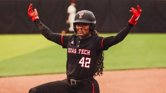 texrraider's tweet photo. Lubbock legends. This program will never the same as the day they got here. https://t.co/xK0VCdWUQi