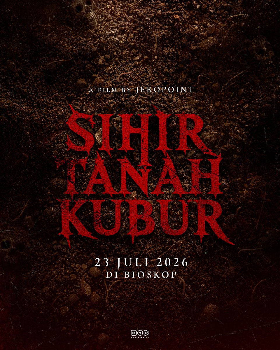nrmmanagement_'s tweet photo. Sebuah cerita yang sering kita dengar, tanah kubur adalah sihir paling ampuh untuk membuat keluarga saling menghancurkan.

SIHIR TANAH KUBUR
Tayang 23 Juli 2026 di Bioskop

NRM Talent : Rafi Sanjaya @rafisanjayae 

#SihirTanahKubur #FilmSihirTanahKubur #Jeropoint #mvppictures https://t.co/LeUFWyM09U