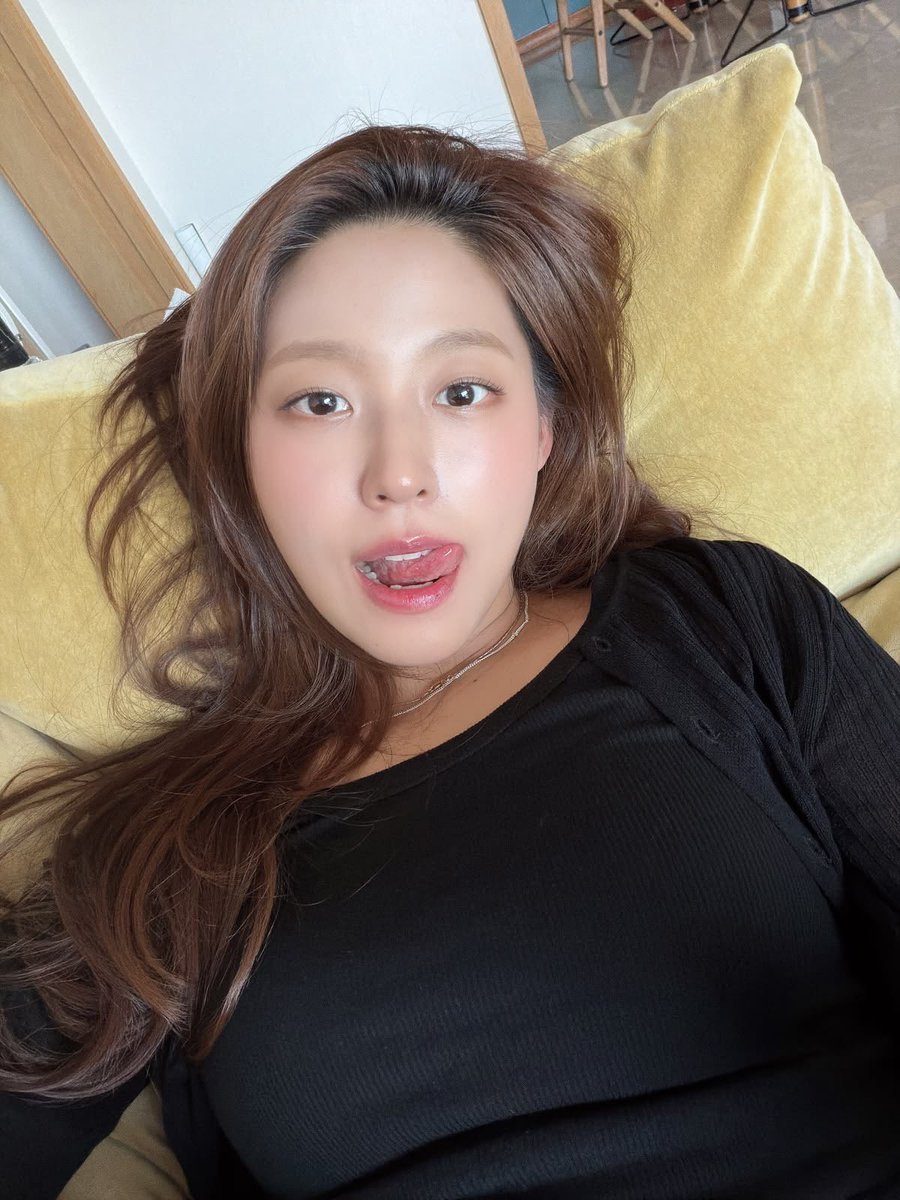 ariaranti's tweet photo. @terskenario iMessage to Suamiku 🤍

• Menunggu dengan cantik. 
• 2 Photos

sent. https://t.co/lt1RNFmwql
