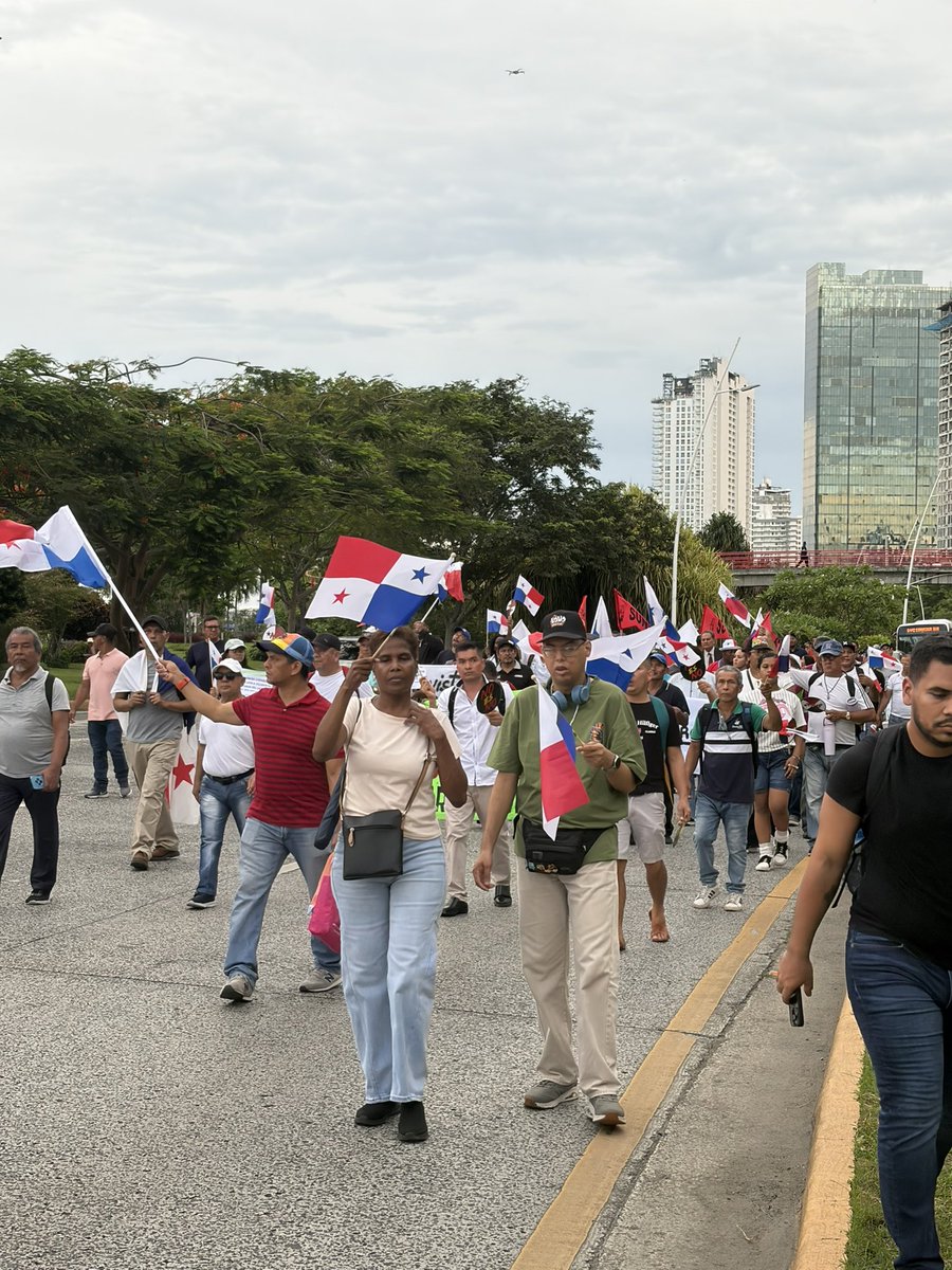 raisabanfield's tweet photo. Lo que los noticieros no te mostraron sobre la marcha del 4 de junio #NoEsNo #panamaavanzasinmineria🇵🇦 #panamavalemassinmineria https://t.co/po1sKzKONY