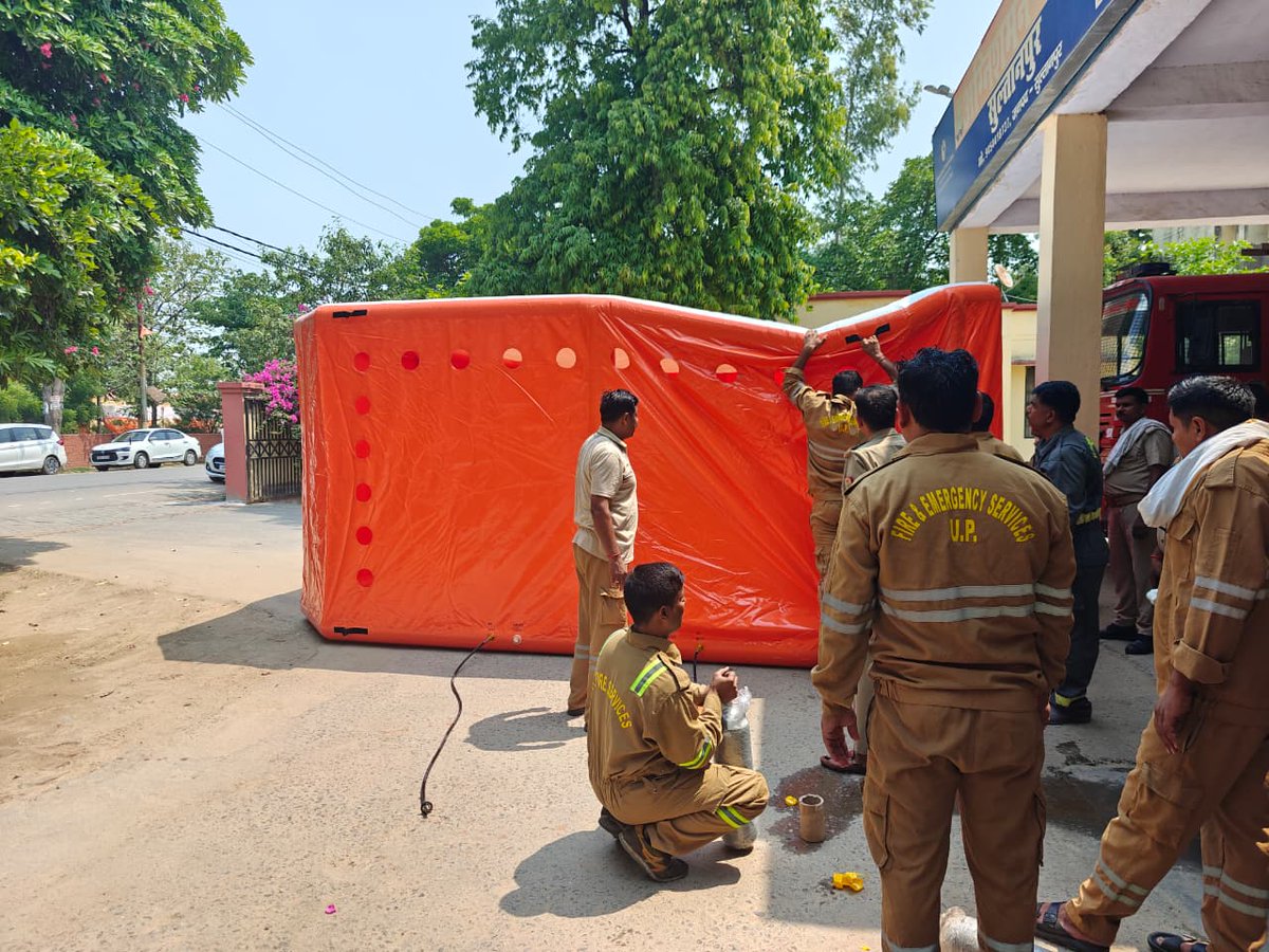 sultanpurfire's tweet photo. दिनांक 05.06.2026 को  जनपद सुल्तानपुर के सभी फायर स्टेशनों पर सप्ताहिक फायर ड्रिल कराई गई व फायर उपकरणों के रख-रखाव एवं संचालन का अभ्यास कराया गया। https://t.co/VMFg1Mm2OP