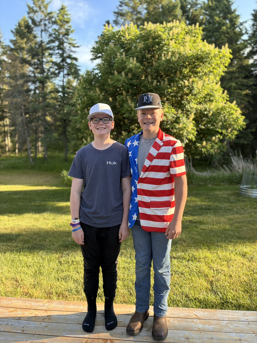 JacesJarsofHope's tweet photo. Last day of 7th &amp; 8th grade! 🎉
#Summertime https://t.co/tDBCqpZFXd