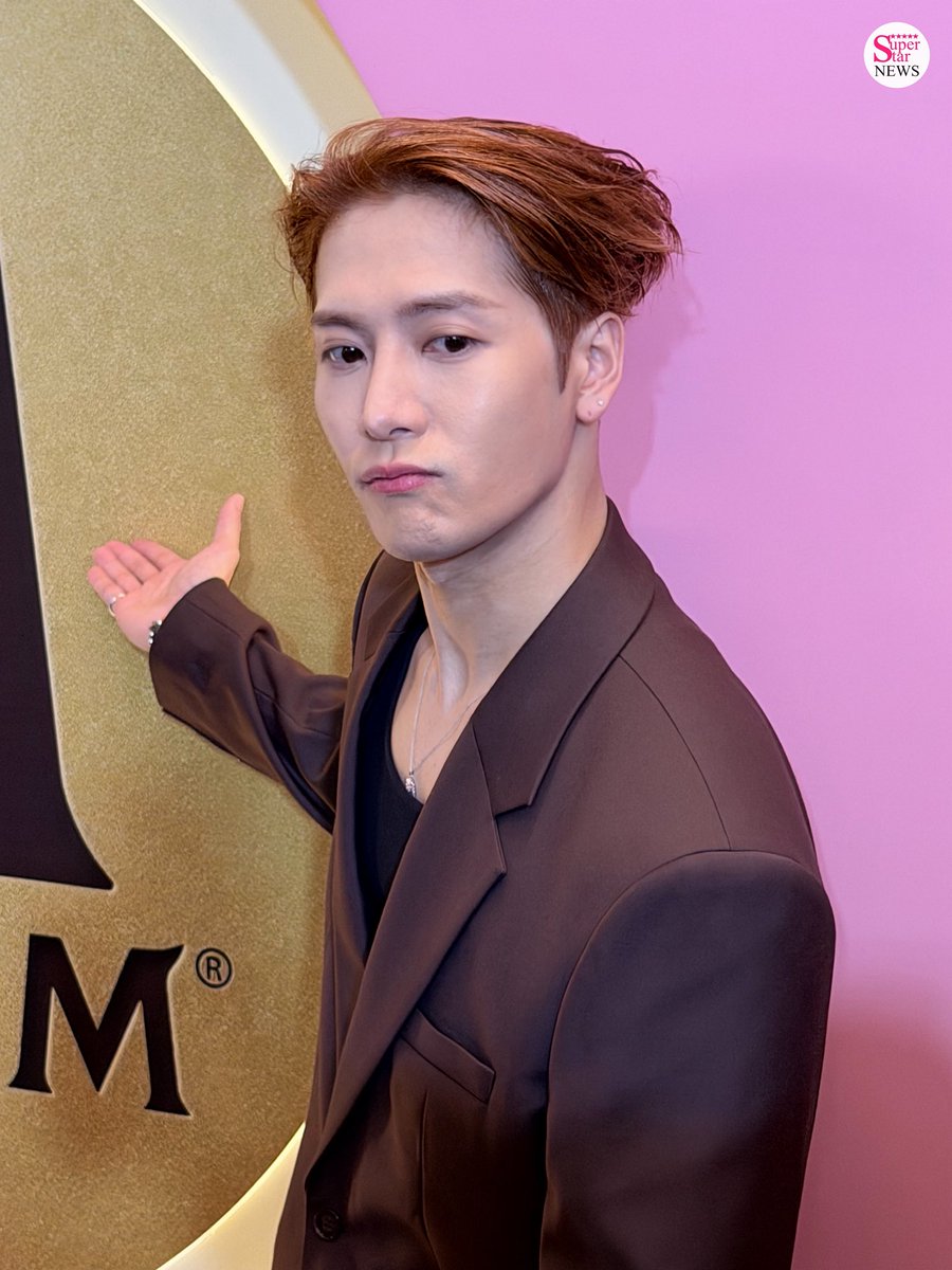 SuperstarnewsTH's tweet photo. หล่อน่ารักเหมือนเดิมน้า #JacksonWang Global Brand Ambassador ในงานเปิดบ้าน House of Magnum 🚪
#MagnumTHxJacksonWang 
#HouseofMagnum 
#DesignedForPleasure https://t.co/dHl7LOqird
