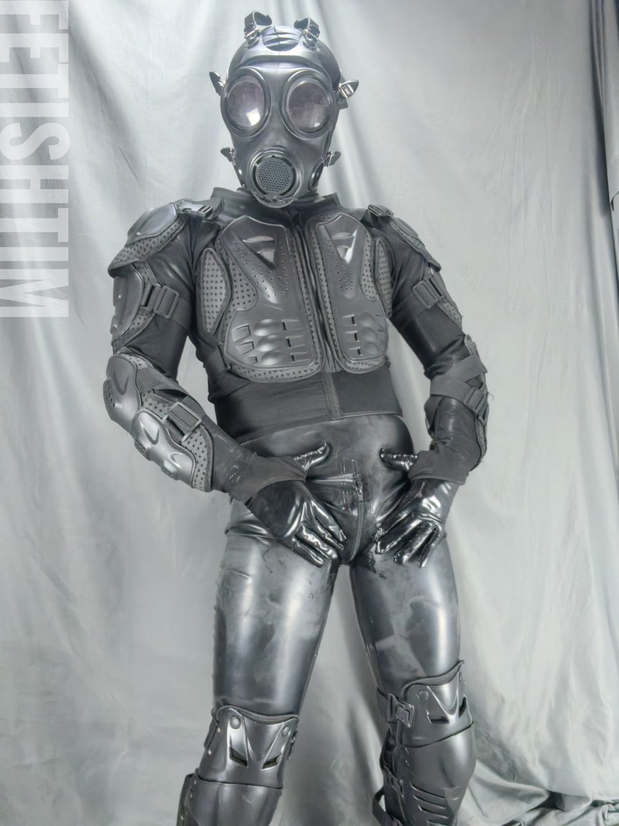 Tim2018fetish's tweet photo. Time for some squeezing fun~ https://t.co/uthEGsSlMU