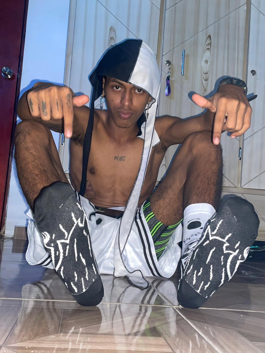 Alpha_BS030's tweet photo. Do your duty like the whore you are in front of my stinky alpha socks 🎁🏧🅿️ @rt4malefeet @masteritaliani @master_italiani @slave_here @findomfan420 
#findom #paypig #cashmaster #moneyslave #feet #youngboyfeet https://t.co/2Lfhv9li1y
