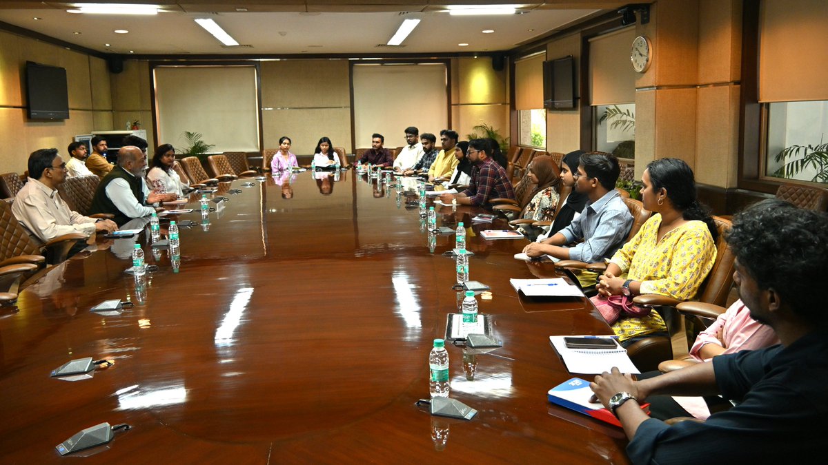 IDSAIndia's tweet photo. MP-IDSA hosted students from the Central University of Kerala @cukeralatweet for an engaging interaction with DG @IDSAIndia @SujanChinoy on defence, security and India’s strategic outlook. #YuvaShakti #VoiceOfYouth #ViksitBharat2047 https://t.co/O964boMC1m