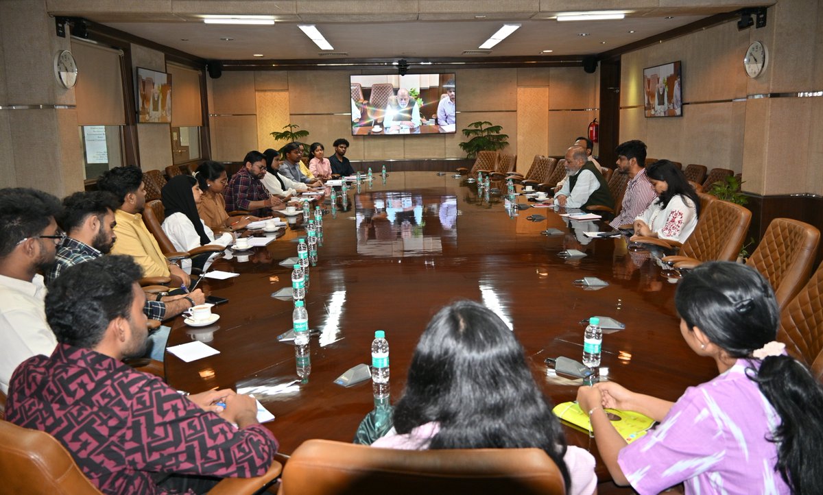 IDSAIndia's tweet photo. MP-IDSA hosted students from the Central University of Kerala @cukeralatweet for an engaging interaction with DG @IDSAIndia @SujanChinoy on defence, security and India’s strategic outlook. #YuvaShakti #VoiceOfYouth #ViksitBharat2047 https://t.co/O964boMC1m