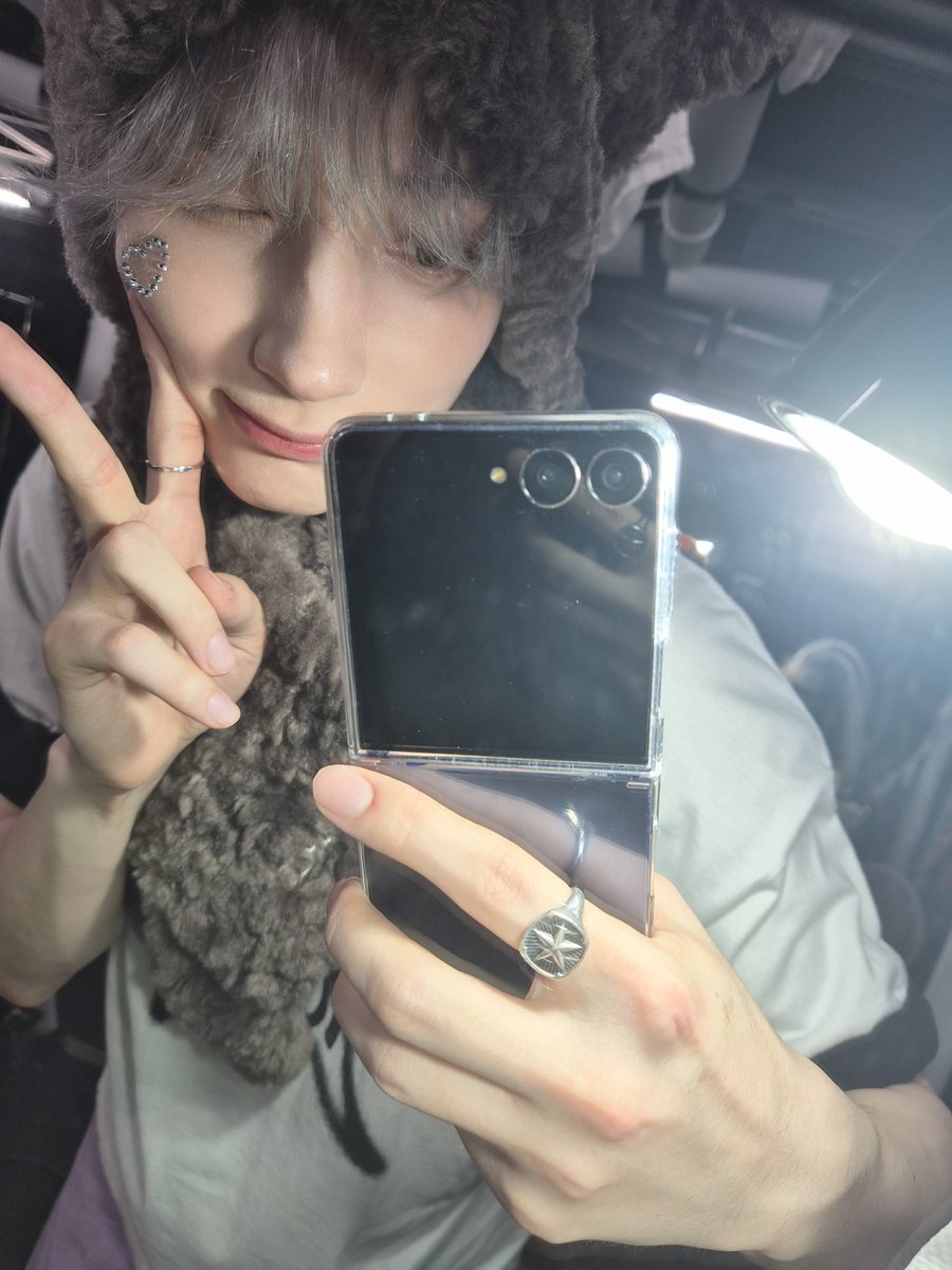 ໒꒰ྀི˵- ˕ -˵꒱ྀི𑁬 tweet media