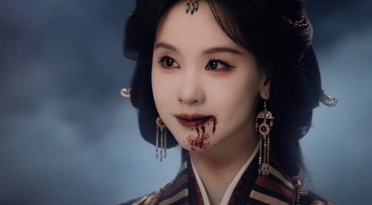 UserSsam's tweet photo. “Like father, like daughter. Bold beyond measure and utterly without restraint.” 

“…She’s a wolf growing up in the desert. If you’re careless, she’ll bite through your neck.” 

Chen Duling is captivating in every scene as Chu Zhao #AshesToCrown https://t.co/q8037qcwyR