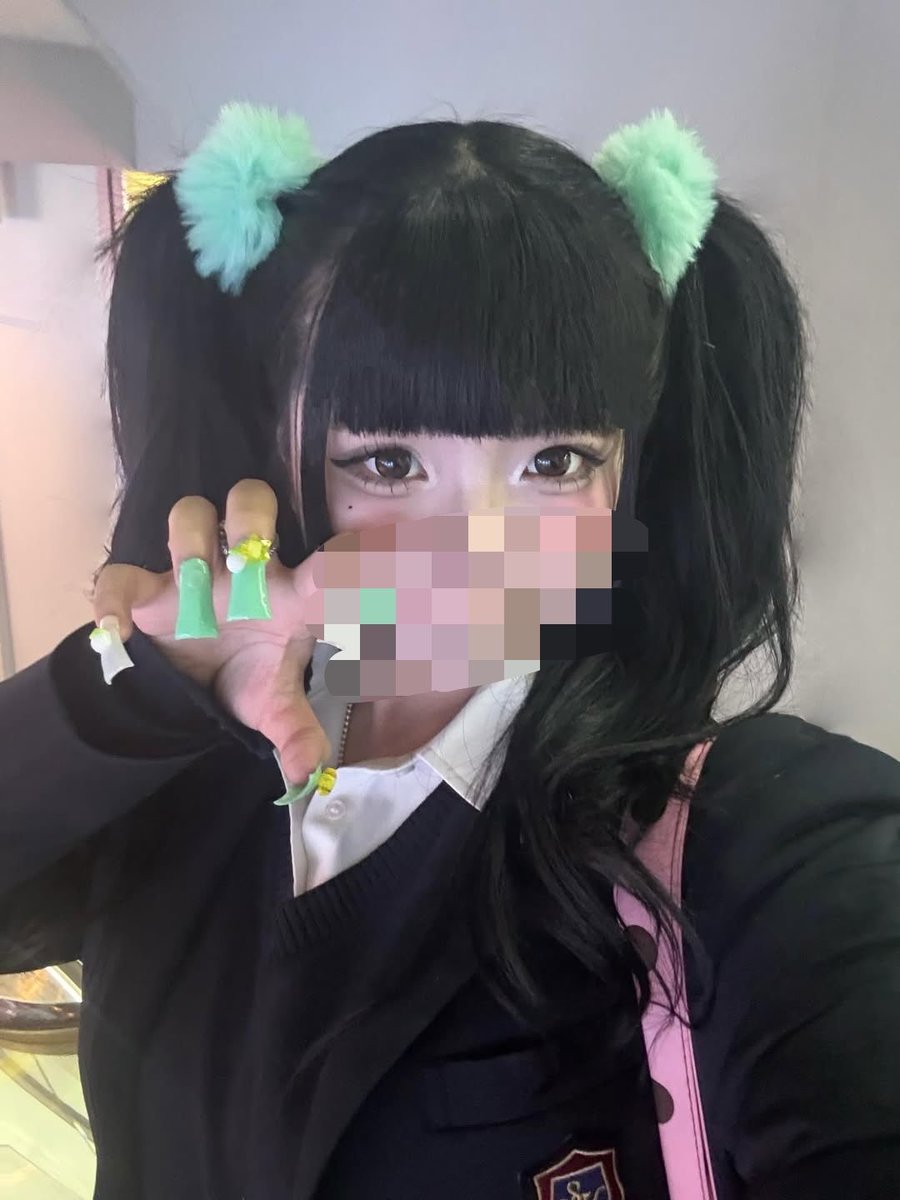 aika_muchim's tweet photo. 平成ギャルにしては足が臭すぎる
#平成 #ギャル #自撮り界隈 #いいね返し https://t.co/c7NyJ7hgKx