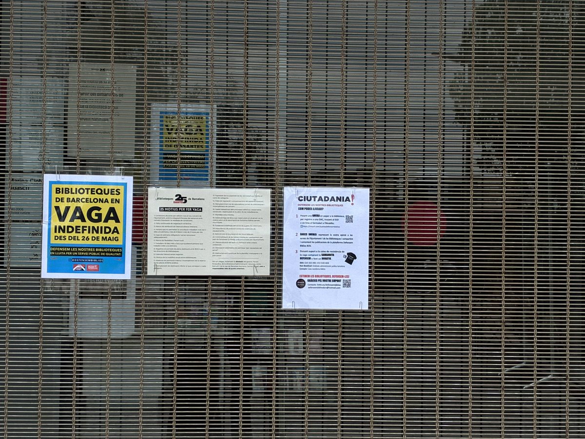 SalvemCAPSgr's tweet photo. #LaSagrera Biblioteca Marina Clotet, en vaga.
#AmbVosaltres https://t.co/tUrJ0RR0DY