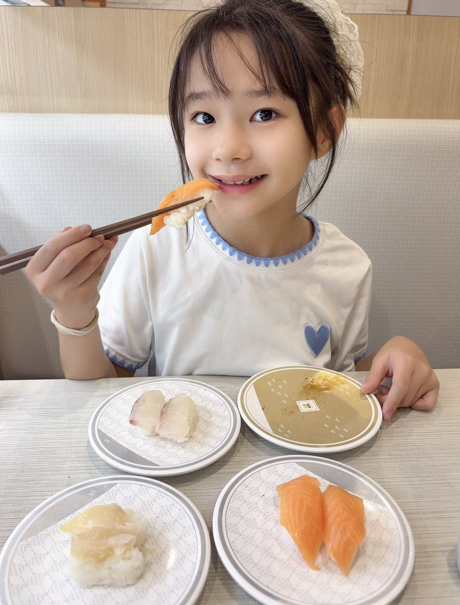 DP_SARII925's tweet photo. こんばん🪄さりい🪄︎︎

お熱で寒くて辛かったけど
保健室であったかいおふとんに入ってたら復活したよ💪🏻✨
造形教室✂️も
はま寿司🍣も
いけたよん✌🏻🍥

暑かったり少し寒かったりで体調おかしくなっちゃうよね😷🌀
あったかくしてゆっくり休んでね( ᵕᴗᵕ )✩⡱

おやすみなさりい🪄
🌈🧊🐣☁️🌷🍥 https://t.co/0wMNwHNWvB