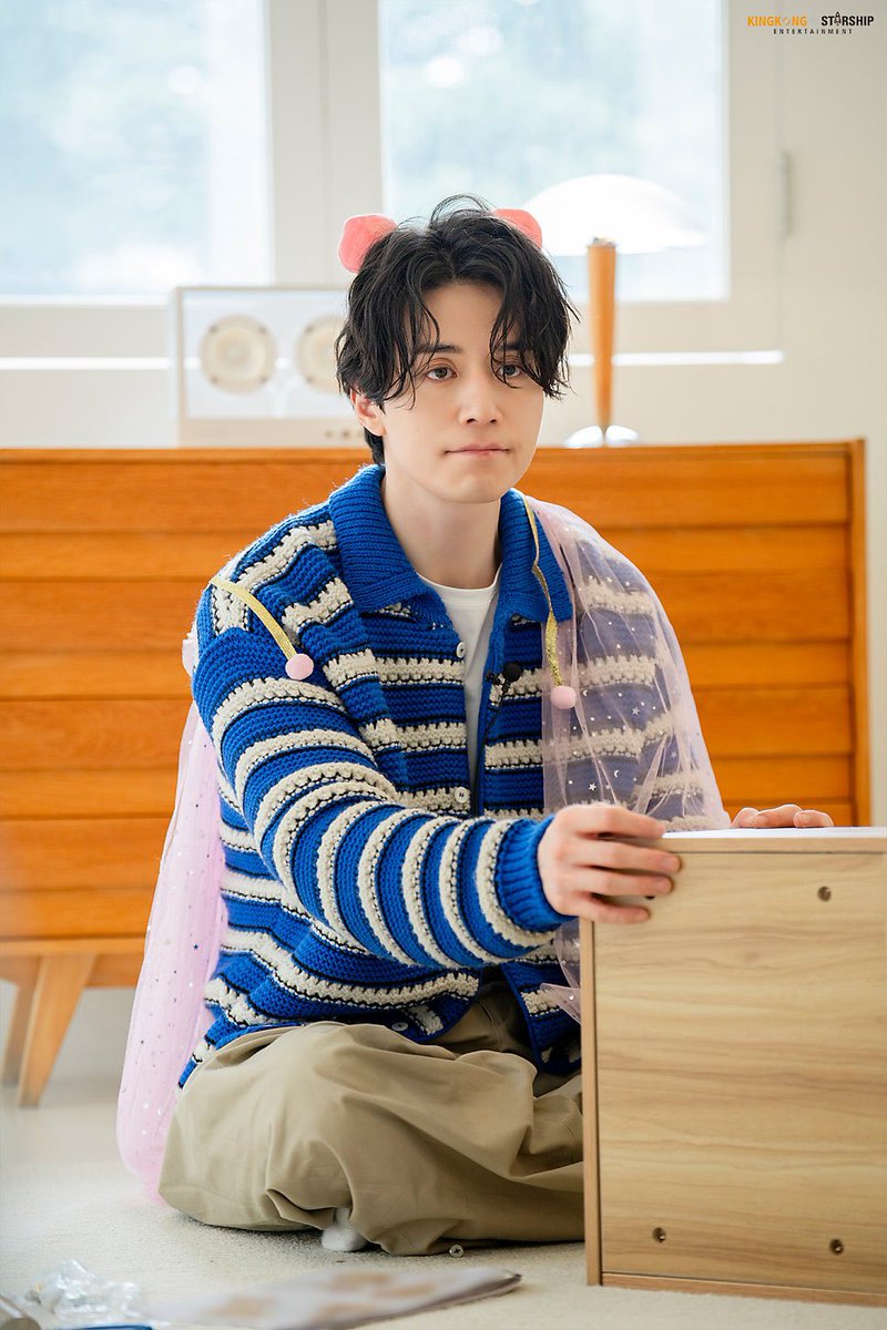 cnyod's tweet photo. 65 🤍💙
Books?! Reminds me with.. 🤭

#4MyDearPichiCouple https://t.co/79VfI0Xi3Z