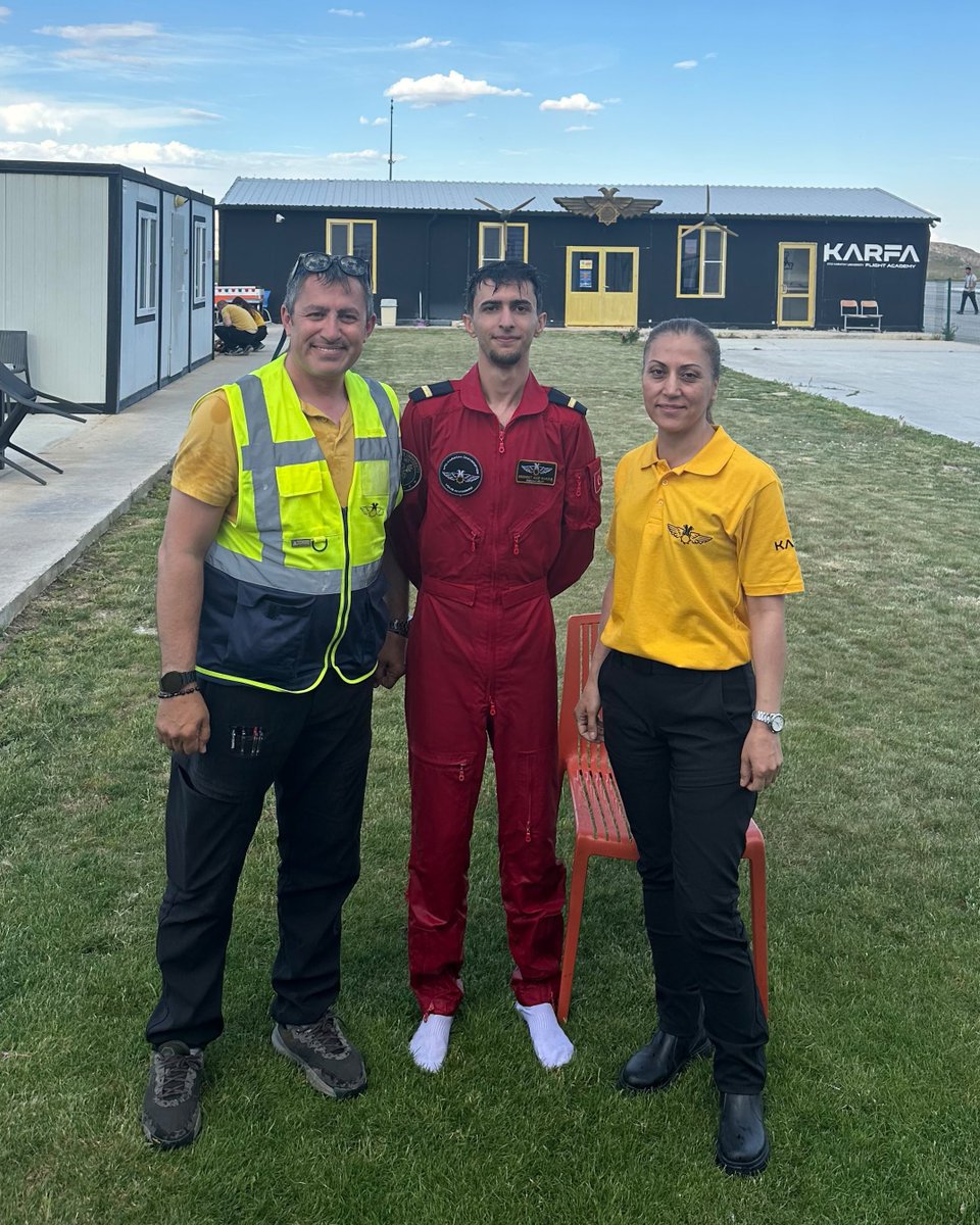 karataypilotaj's tweet photo. İlk yalnız uçuşunu başarıyla tamamlayan öğrencimiz Mehmet Akif Akkaş'ı tebrik ediyor, başarılarının devamını diliyoruz.✈️👩🏻‍✈️

#KTOKaratayüniversitesi #Pilotaj #PilotajBölümü https://t.co/WIgcyLNv1L
