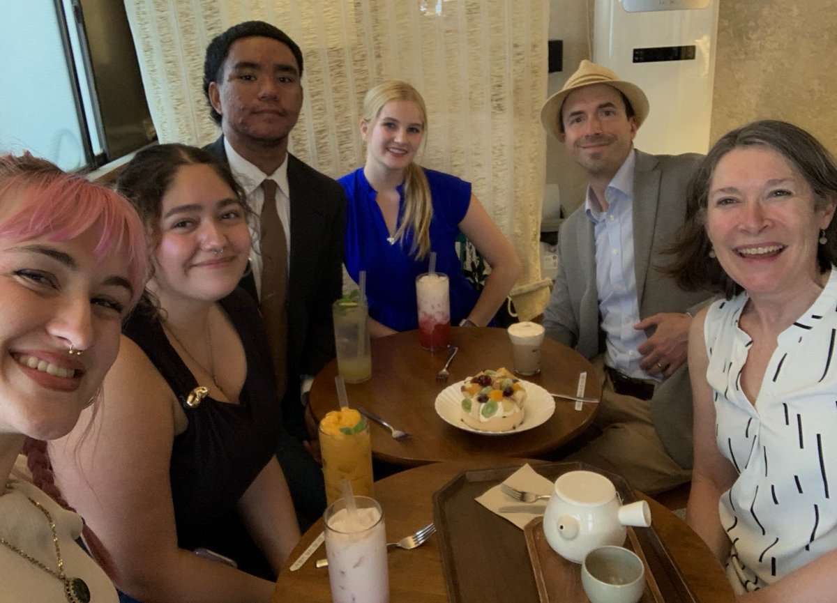 UW_IntlDean's tweet photo. What a great week in Seoul with our Global Gateway students and faculty director, Dr. David Fields, with UW alums who are on the faculty of some of our partner institutions, and with Dean Sambamurthy in celebration of the 125th anniversary of the Wisconsin School of Business! https://t.co/uCnR8M5Mcs