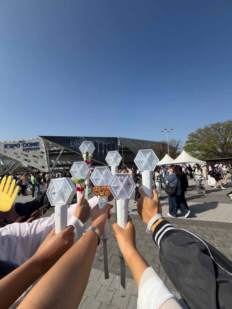 bimil_12's tweet photo. Kangen banget sama temen temen exol disini🤧
See u in encore guys. Semoga wish kita secured global package itu terwujud, AMINN https://t.co/SkYr6reHw6