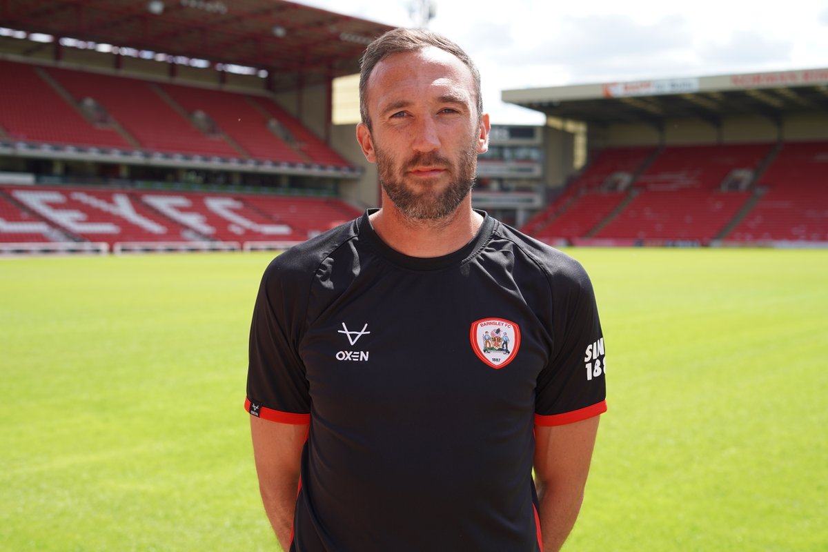 BarnsleyFC's tweet photo. Good luck to @AcademyBFC coach Rory McArdle, who is walking Day 5 of the ‘March of the Day’ to raise money for @DarbyRimmerMND, after close-mate Stephen Darby was diagnosed in 2018 ❤️

Oakwell will welcome Day 6 of the walk, around 4am on Saturday 👏

🖇️: https://t.co/MnvmYq4m3r https://t.co/129pVnyRND