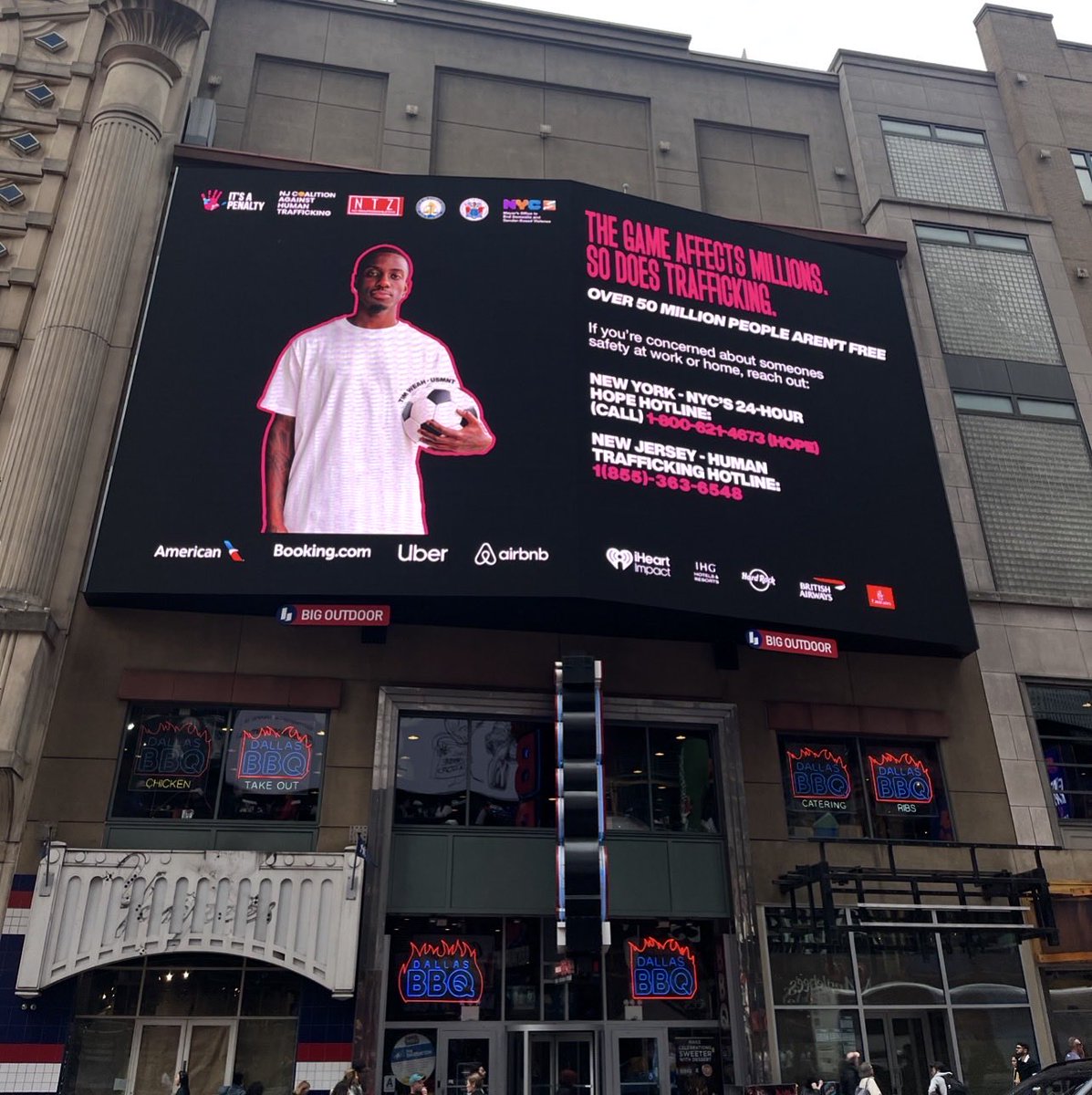 lynns_warriors's tweet photo. Shout out NYC🗽Times Square. Predators on notice. NY/NJ @FifaWorldCup 🛑STOP. No sex trafficking. Protect Our Children. Buyers Beware. #EndDemand Thank you to all of these companies participating w/law enforcement including @notraffickzone @its_apenalty @Uber @AmericanAir @Airbnb https://t.co/eyMNwG6JYM