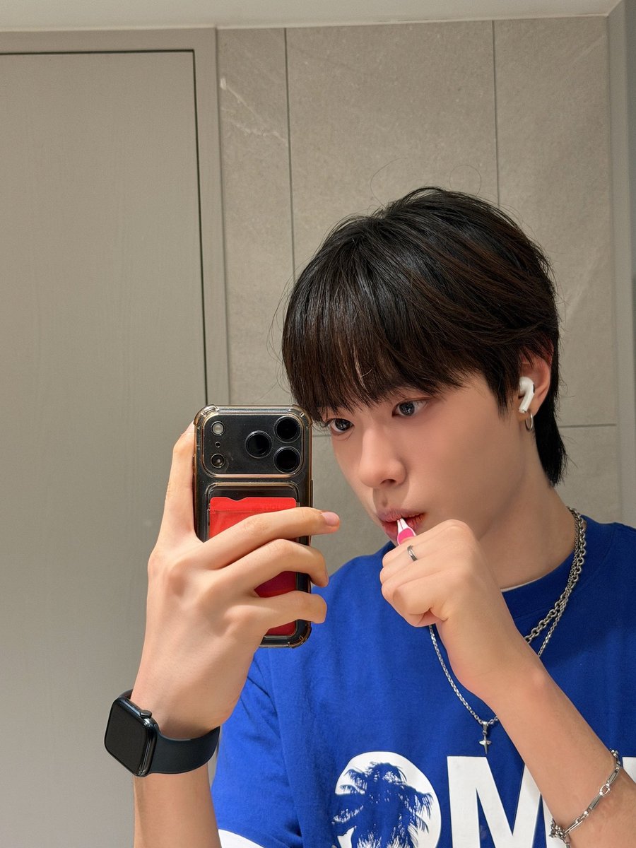 myaaa2_'s tweet photo. 09년생 아니고 9살인 것 같은데…😚

#마노 #MANO #베이온 #VAYONN https://t.co/7gmlCkGOlI