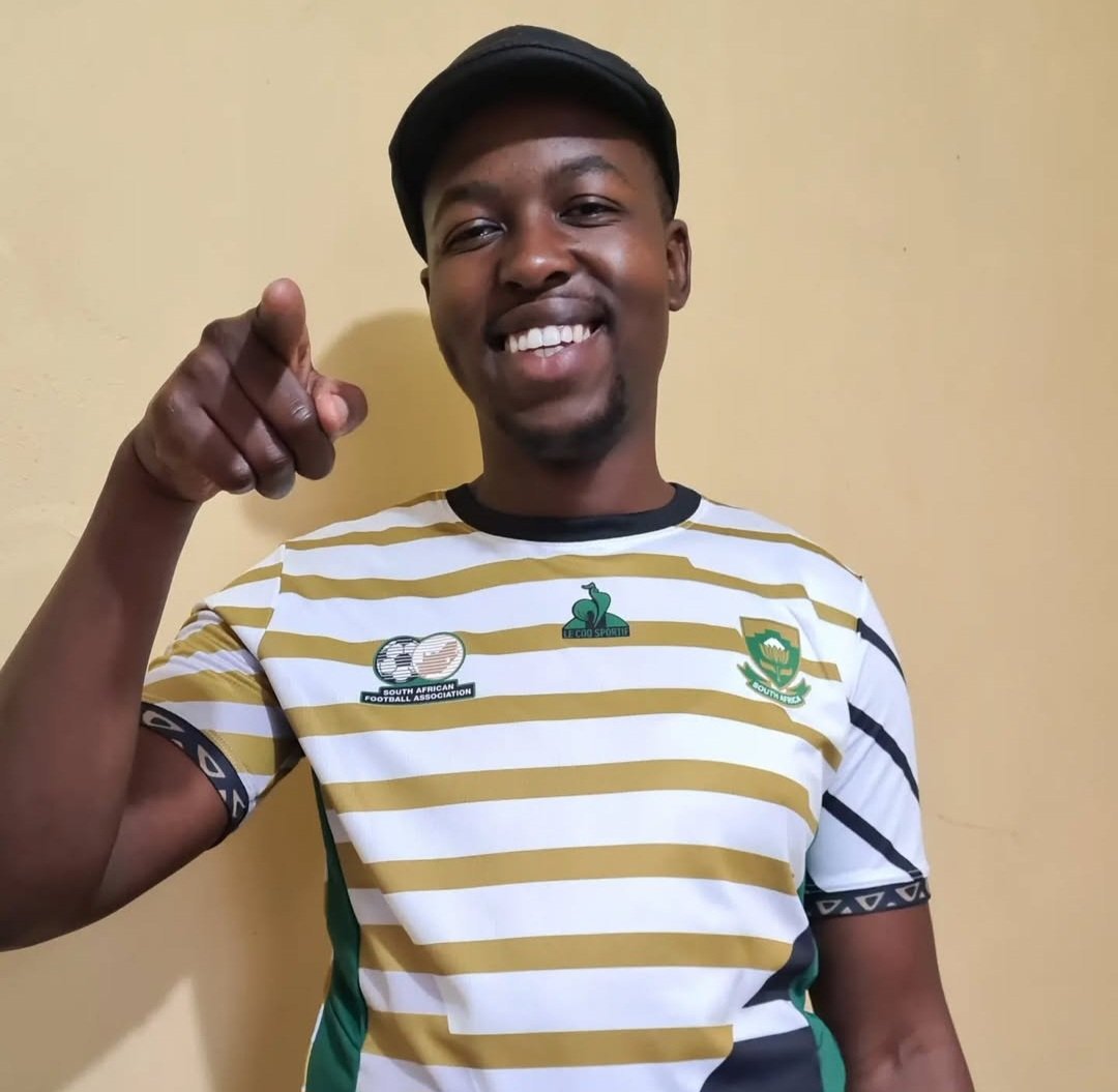 LeeM400's tweet photo. @CastleLagerSA @BafanaBafana @CastleLagerSA We need an Upgrade !!! 
#DlalaCastle #BafanaPride https://t.co/rBOFChfSzM
