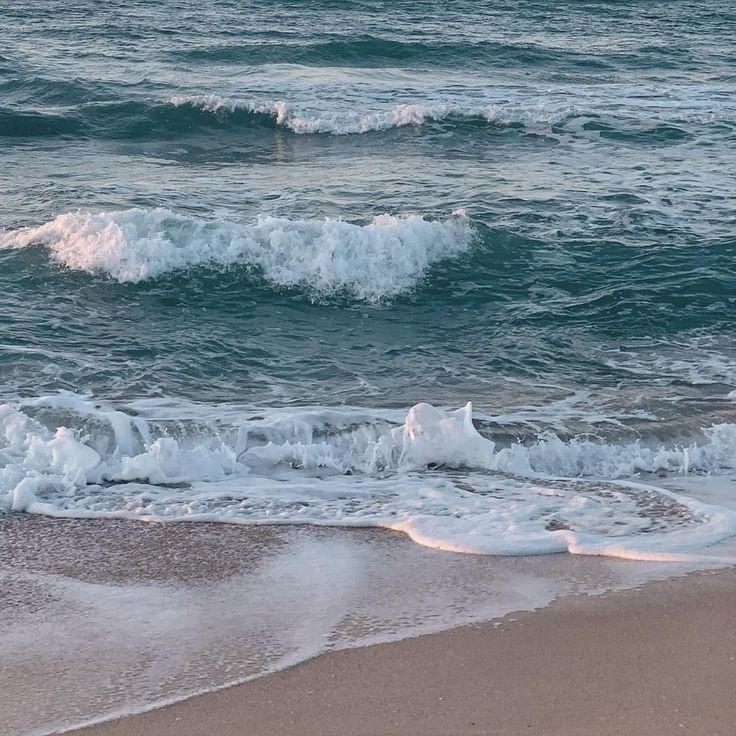 aestheticspost_'s tweet photo. Sound of the waves. https://t.co/sMpB1lojkF