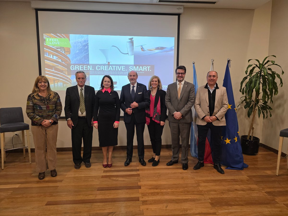 SLOinARG's tweet photo. 🇸🇮🇦🇷 La Misión continuó con el Foro Empresarial Eslovenia–Mendoza el 5 de junio: 60 participantes, encuentros B2B y la presencia del Ministro de Producción R. Vargas Arizu, prueba del interés y oportunidades para fortalecer la cooperación económica. @GZSnovice @MendozaGobierno https://t.co/GFzbSCH9Xt