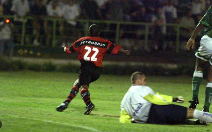 JaoOmosca's tweet photo. 1996 - Torneio AMISTOSO e pra variar o VARmeiras também precisou de 1 expulso do Fla.

Flamengo campeão da Mercosul 1999 dentro do Palestra na frente de 30 mil Porcos. Esse sim foi foda, foi na bola. 

Assim como 2025. Perderam sem chutar a gol e querem falar que foi roubado. https://t.co/U7PF50ZiZM