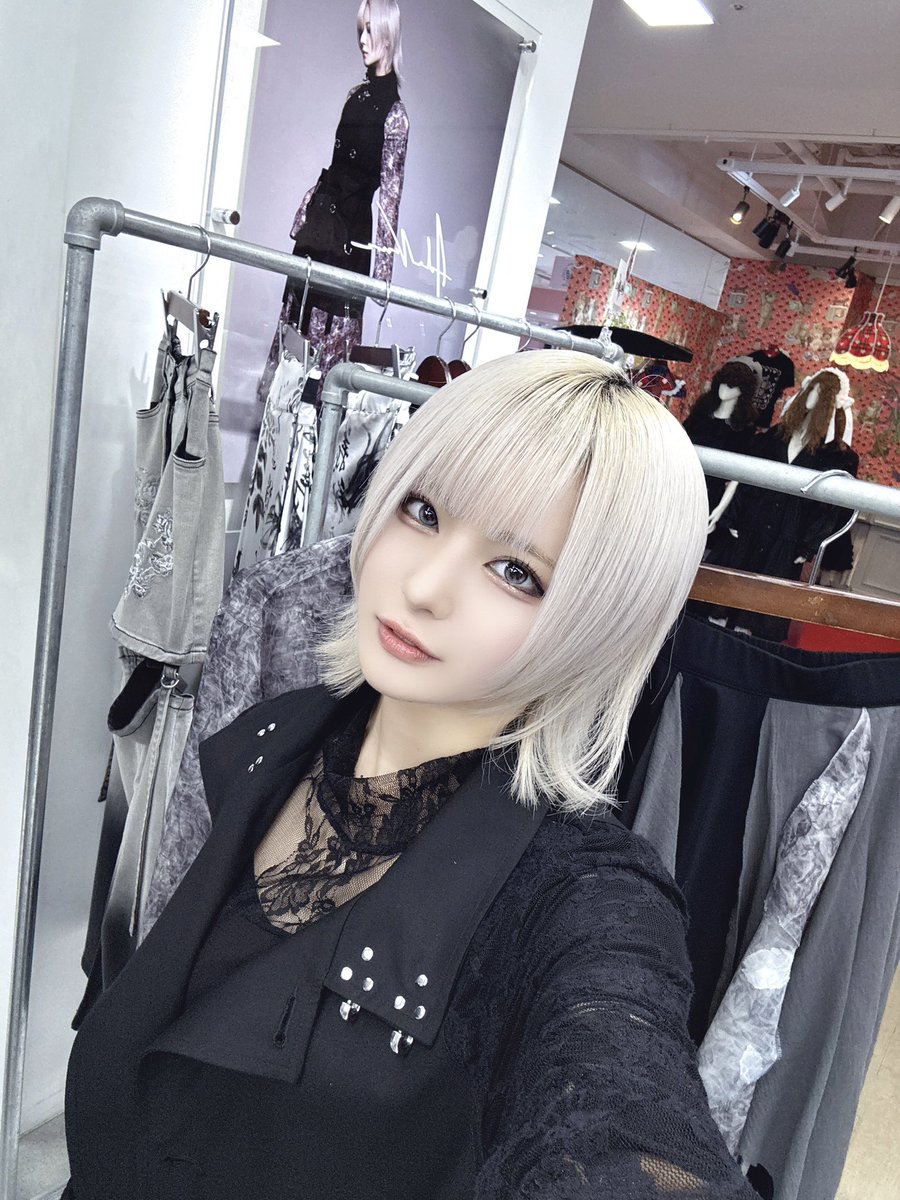 tenohira_el's tweet photo. ラフォーレプライベートパーティー、ありがとうございました♡
AdaNousの新作アイテムのお披露目、たくさんの方に見ていただけてとっても嬉しかったです！
先行で新作を注文してくれた人や過去作をゲットしてくれた人も本当にありがとう🥹✨
これからももっとたくさんの方にAdaNousの魅力を伝えていけるように、そして素敵なお洋服を生み出せるように頑張ります！！