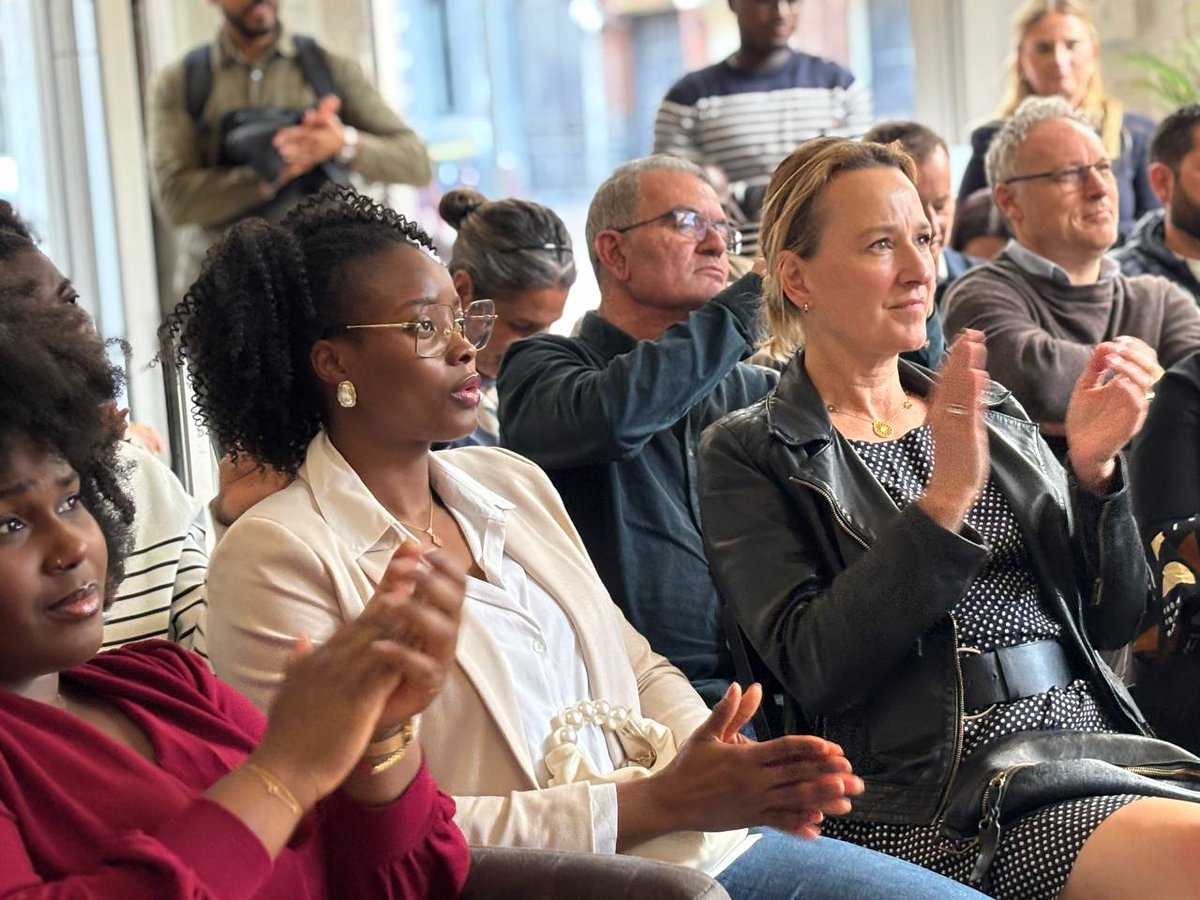 AbdoulayeK3's tweet photo. Merci à la députée @VSpillebout et à ses équipes pour leur invitation et la qualité de ces échanges avec les Lilloises, les Lillois et de nombreux élus engagés.
Nous avons parlé sans détour de sécurité du quotidien, de prévention, de jeunesse, de responsabilité parentale, mais aussi de la loi #RIPOST et de la nécessité de donner à l’État, aux forces de l’ordre et à la justice les moyens d’agir face aux nouvelles formes de violence.
La sécurité ne se résume ni à la sanction seule, ni à la prévention seule. Elle repose sur un équilibre : prévenir quand c’est possible, protéger en permanence et sanctionner quand c’est nécessaire.
Partout en France, les attentes sont les mêmes : plus de tranquillité, plus d’autorité, plus de République.
Ces rencontres de terrain sont précieuses. Elles permettent d'écouter, de confronter les idées et surtout de construire des solutions concrètes.
L'engagement pour la France de demain a déjà commencé. Et à l'horizon 2027, il nous appartient collectivement de porter un projet de fermeté, d'espoir et de confiance.
Merci à toutes celles et ceux qui étaient présents pour ce moment d'échange.🙏🏿🇨🇵
#Lille #Sécurité #Prévention @GabrielAttal @Renaissance @NunezLaurent