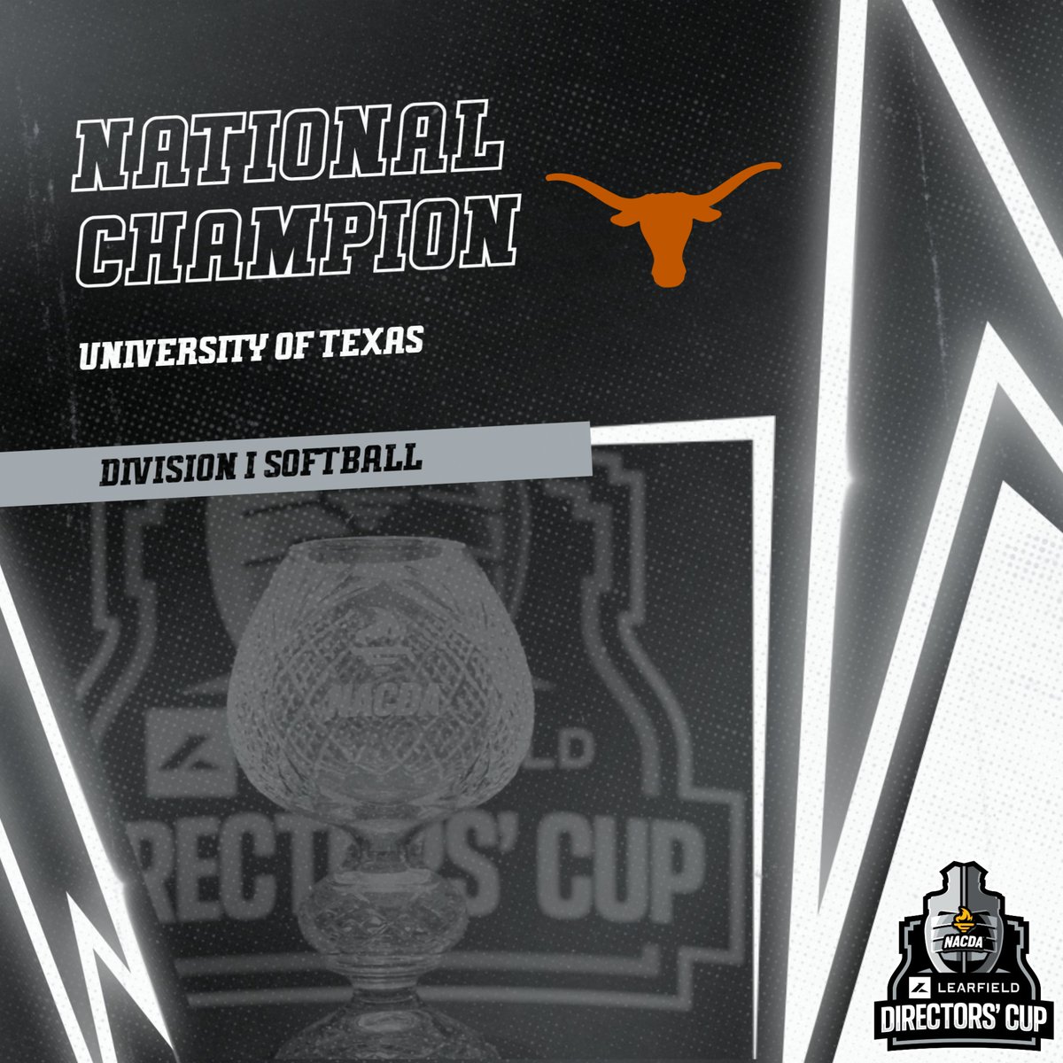 LDirectorsCup's tweet photo. Back-to-back for @TexasLonghorns as they claim the 2026 NCAA Division I Softball National Championship! #LDC26 https://t.co/RkfG86rhuJ