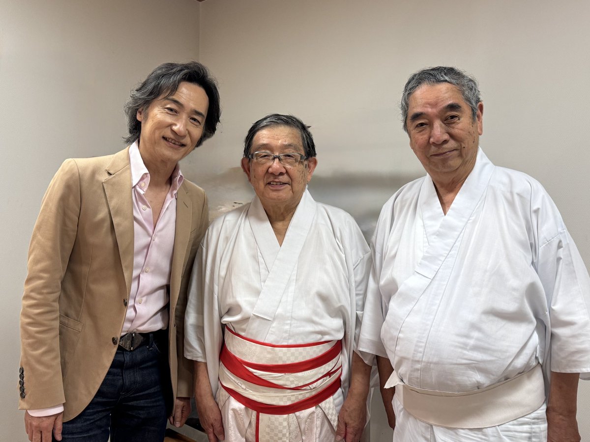 昨日は博雅会の公演に招待していただいて家族で雅楽鑑賞。 見応えの